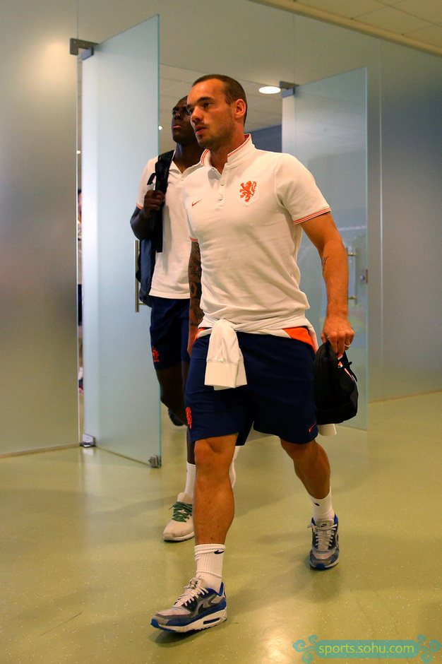 墨西哥轻取罗马,范佩西惊艳世界 墨西哥轻取罗马,范佩西惊艳世界