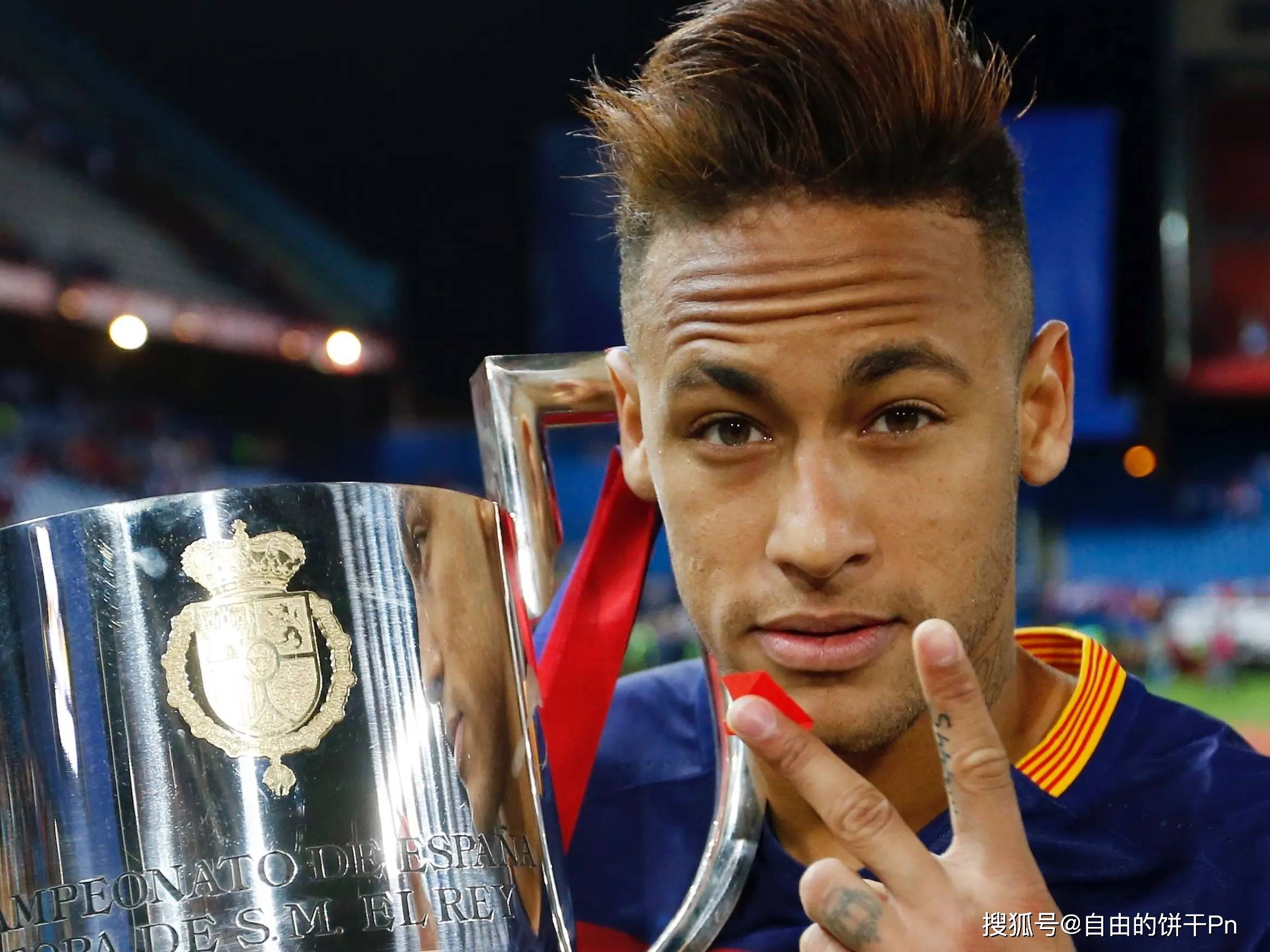 丹麦横扫西班牙,内马尔爆发神勇 丹麦横扫西班牙,内马尔爆发神勇