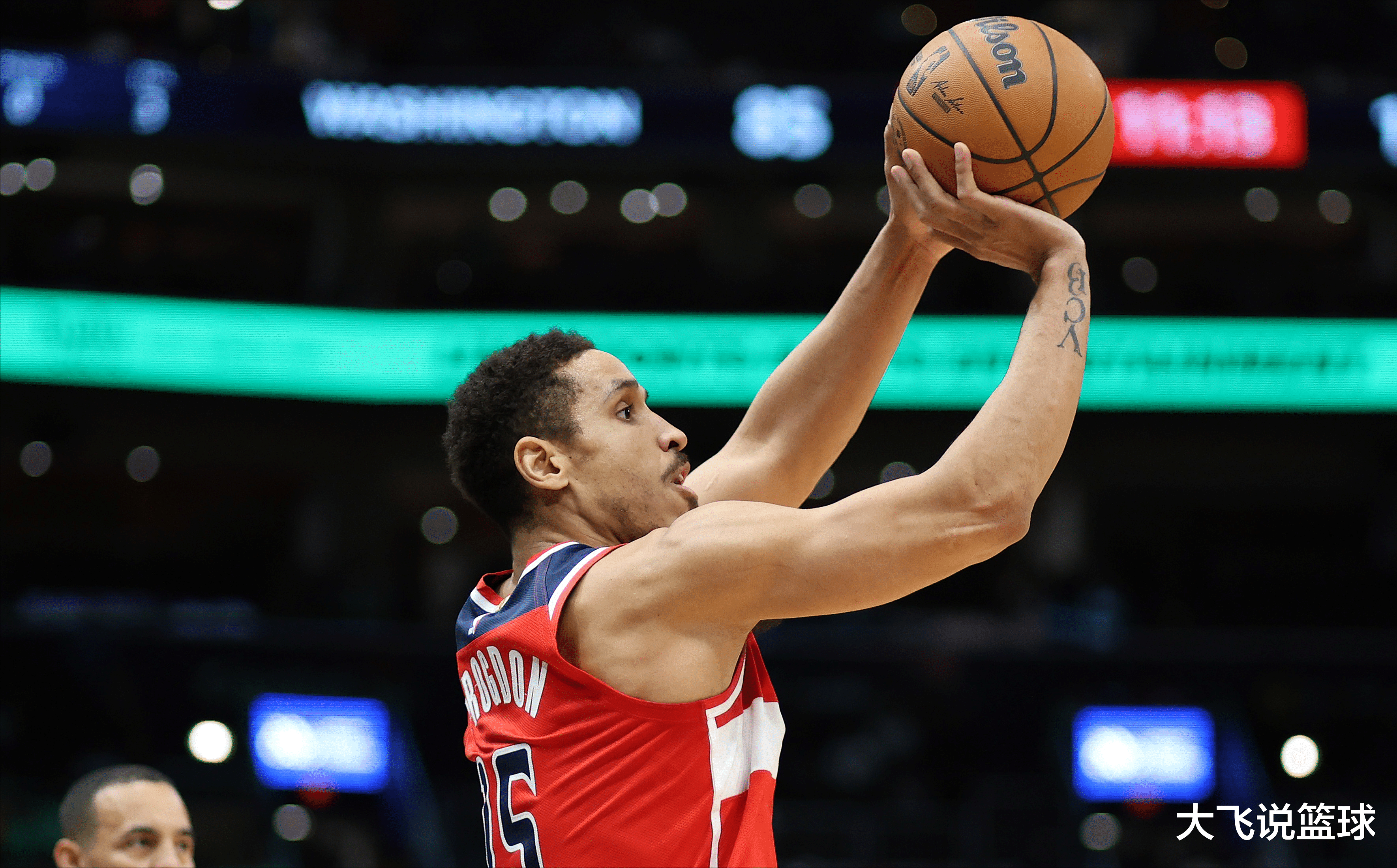 尼克斯血洗勇士B队，拉塞尔高光表现的简单介绍
