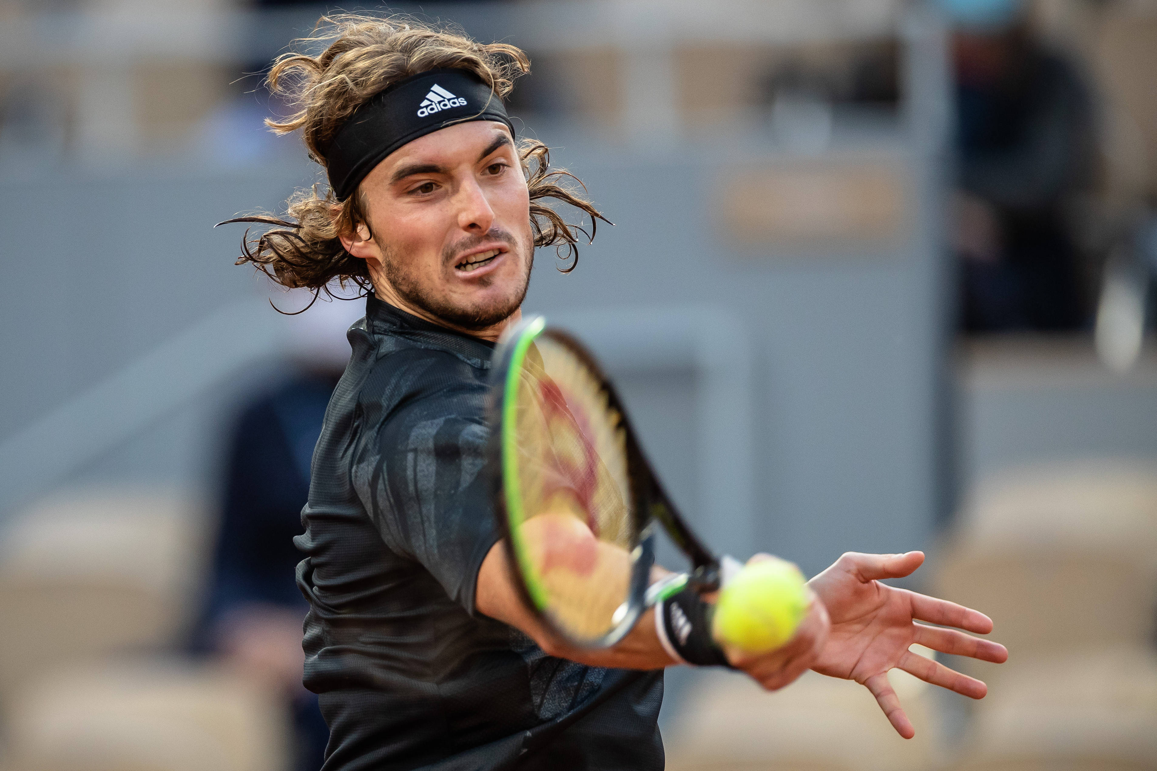 英国网球队绝杀美国网球队，西西帕斯送出助攻的简单介绍