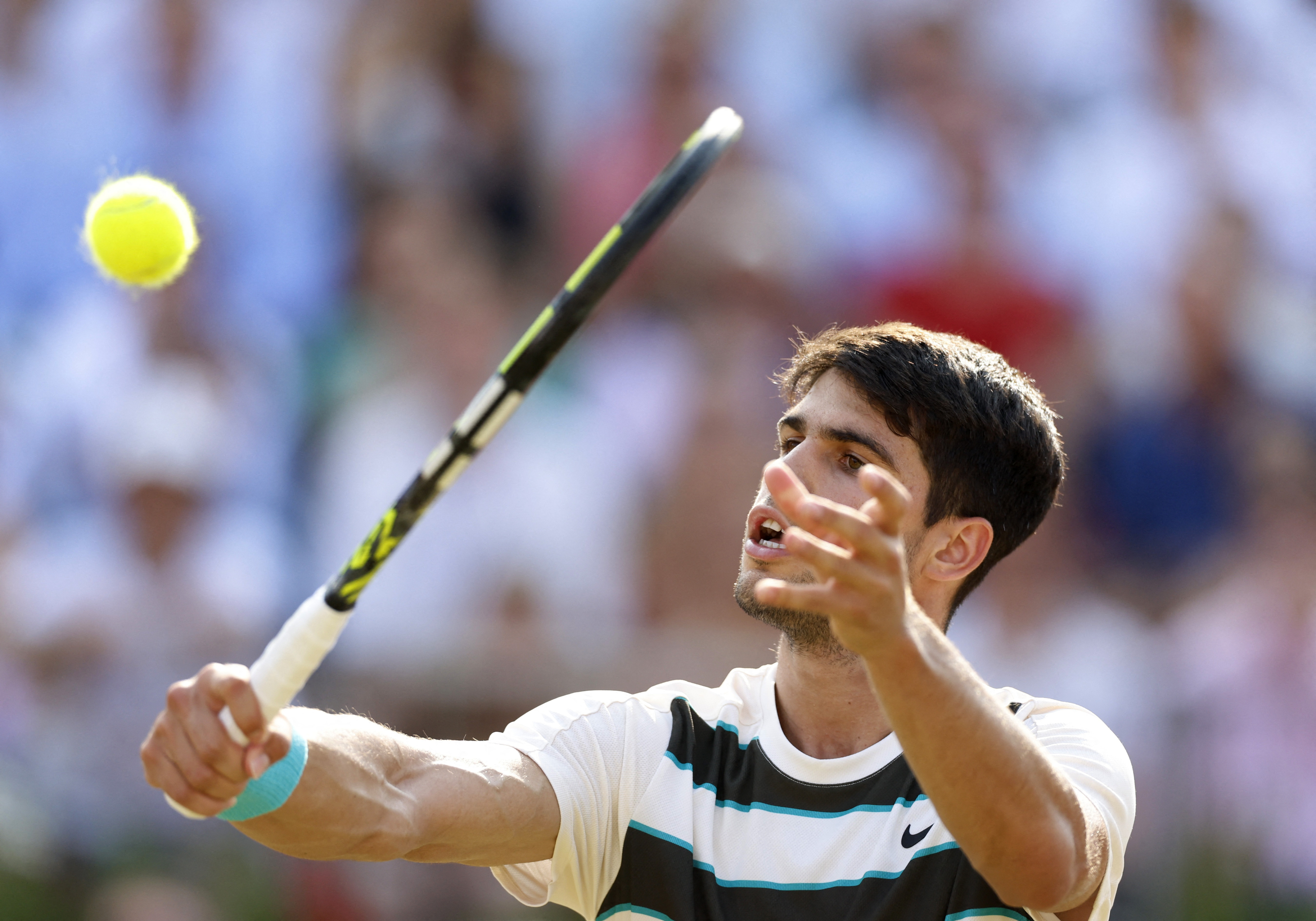 意大利网球队险胜欧洲网球队，阿尔卡拉斯送出助攻