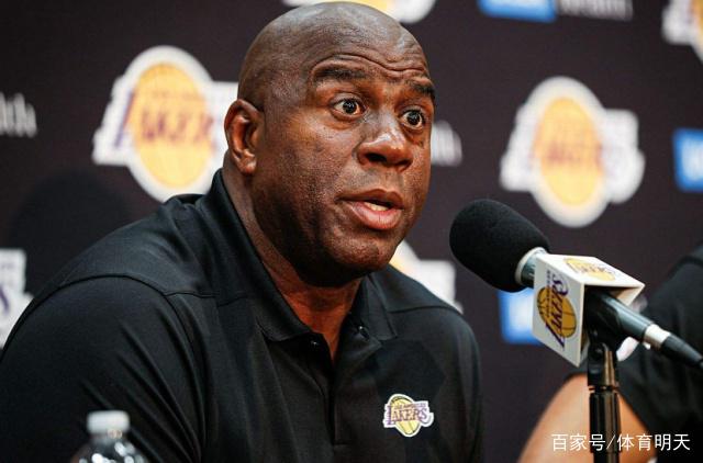 湖人队主帅沃顿因成绩不佳遭解雇