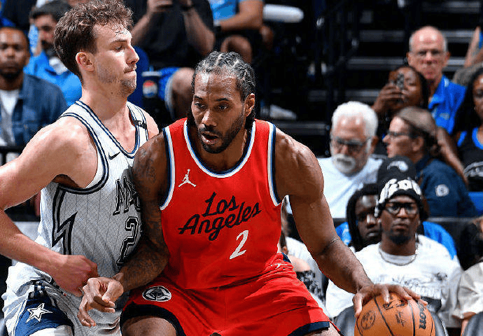 包含魔术客场击败老鹰，赢得宝贵胜利的词条