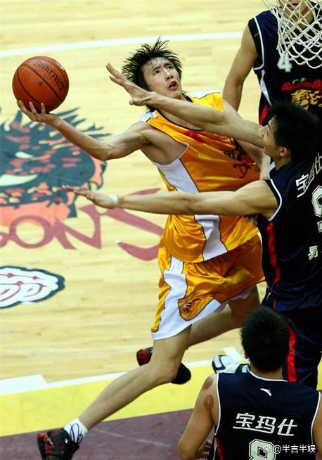 广州男篮发挥出色，实现连胜