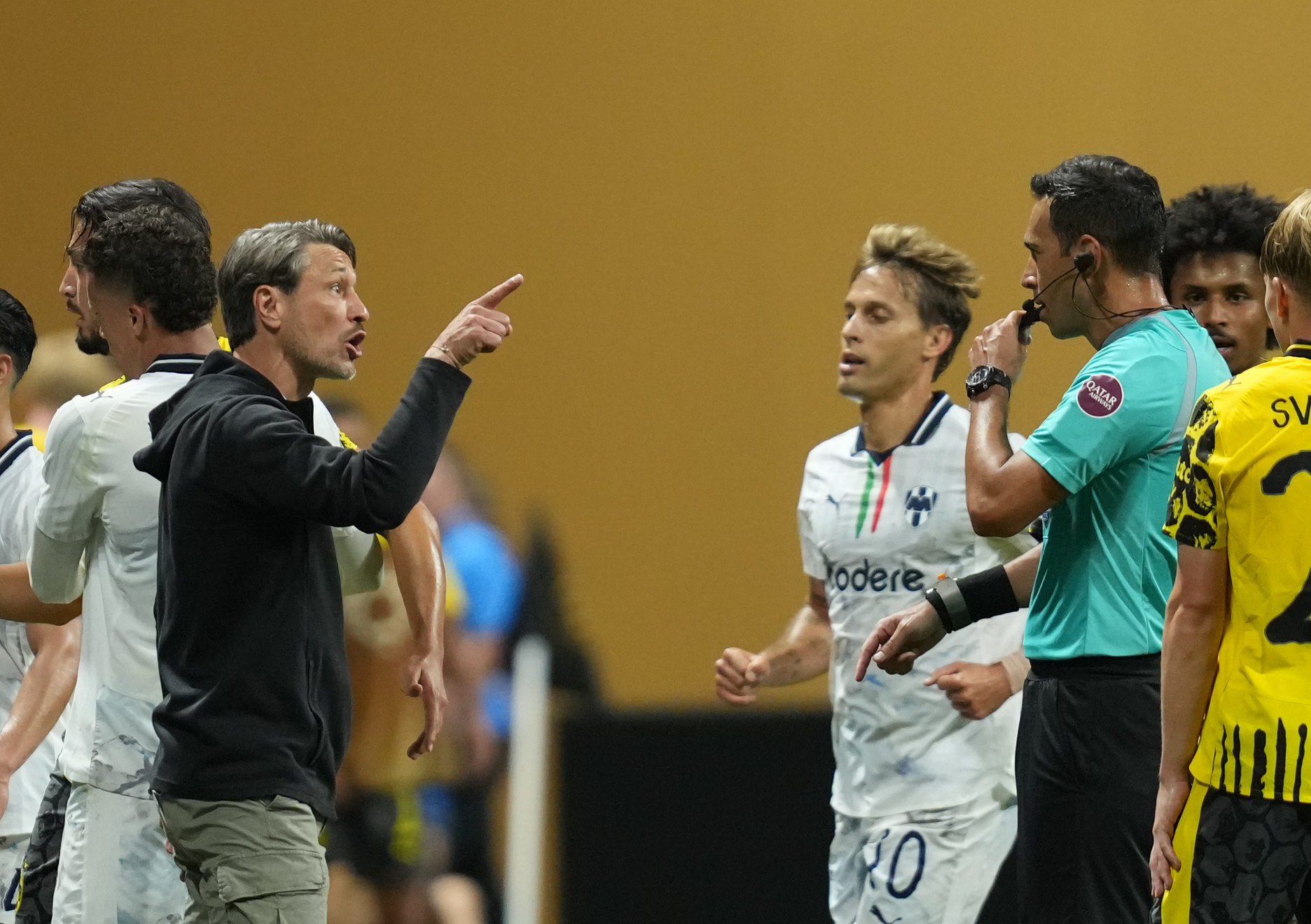 多特蒙德主力受伤，或将缺席未来几场比赛的简单介绍