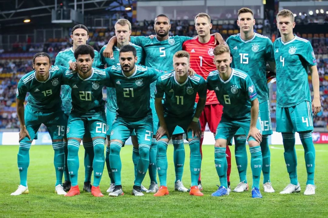 包含德国锋线火力强大,三连胜稳居榜首的词条 包含德国锋线火力强大,三连胜稳居榜首的词条