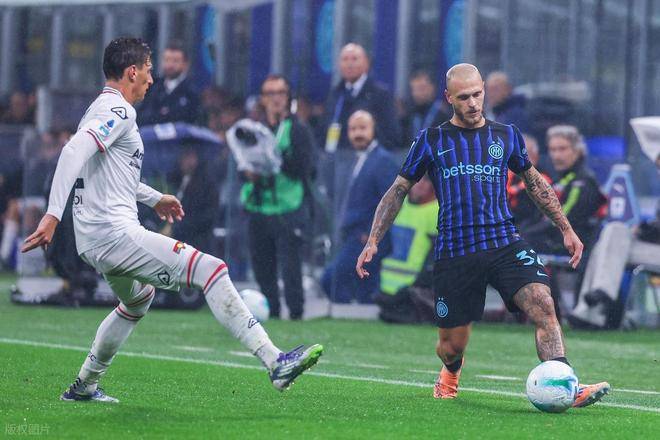 包含乌迪内斯客场逼平对手,表现坚挺的词条 包含乌迪内斯客场逼平对手,表现坚挺的词条