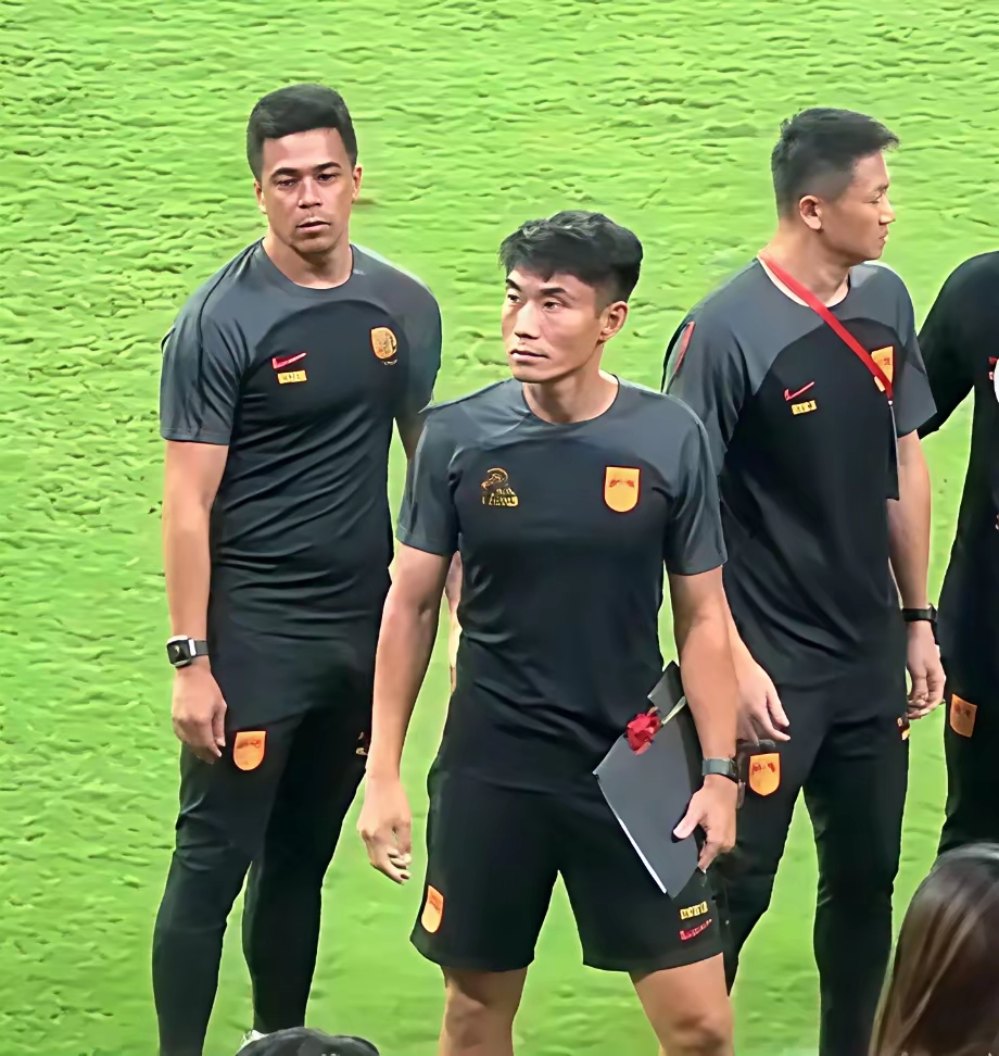 足球联赛揭幕赛：新晋劲旅挑战老牌强队的简单介绍