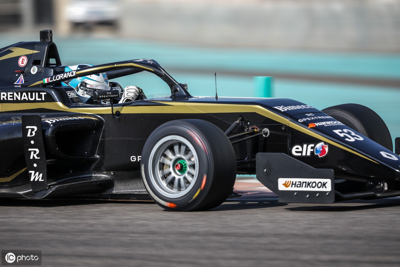 雷诺车队完胜红牛二队，塞恩斯状态火热的简单介绍