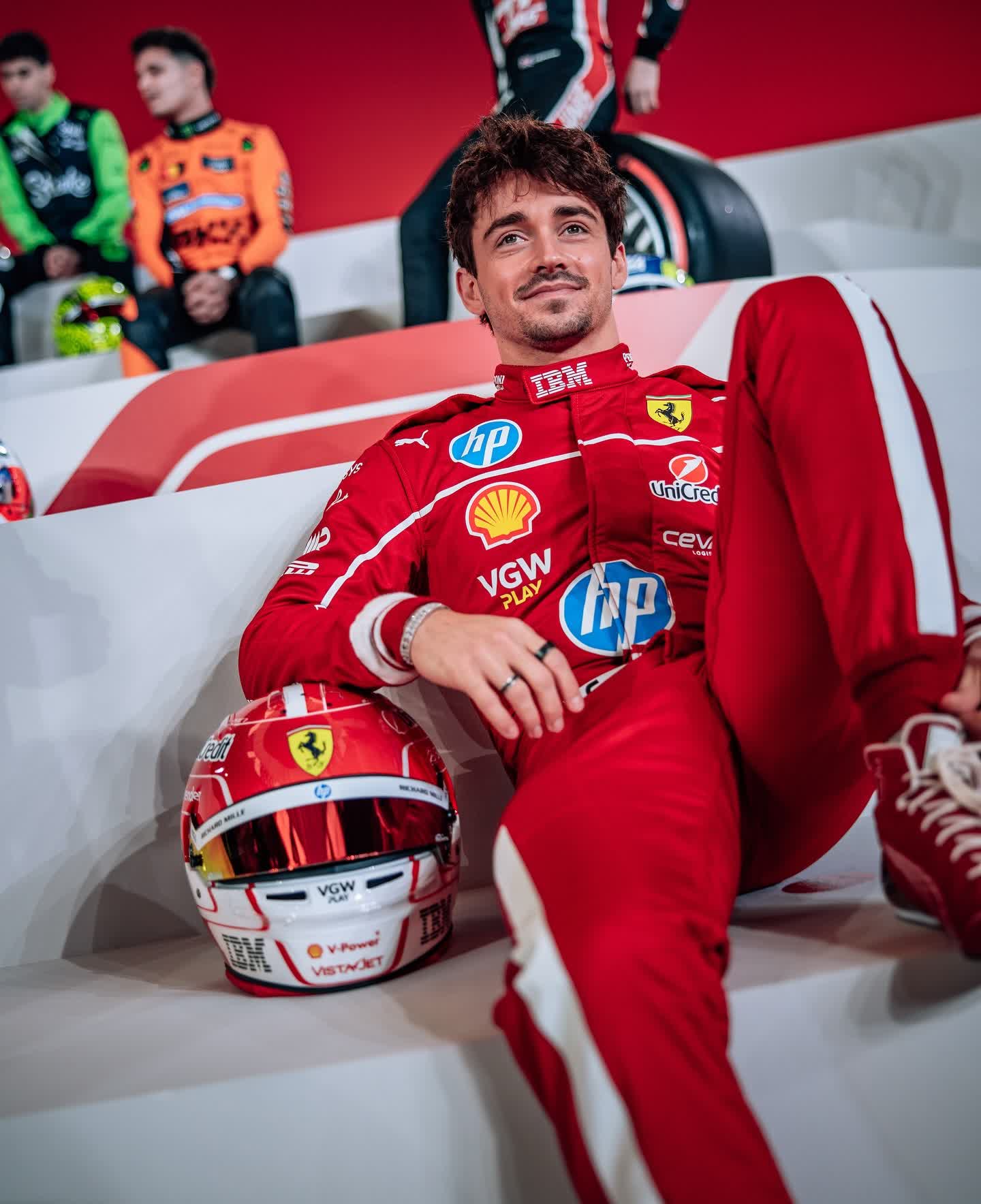 关于索伯车队翻盘迈凯伦，汉密尔顿统治全场的信息