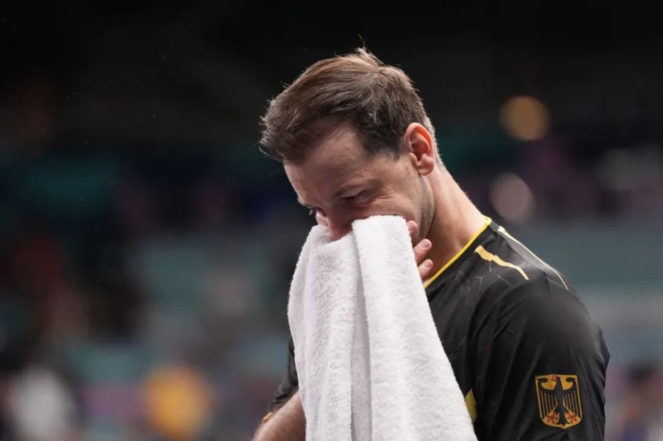 英格兰队横扫瑞典队，波尔关键制胜