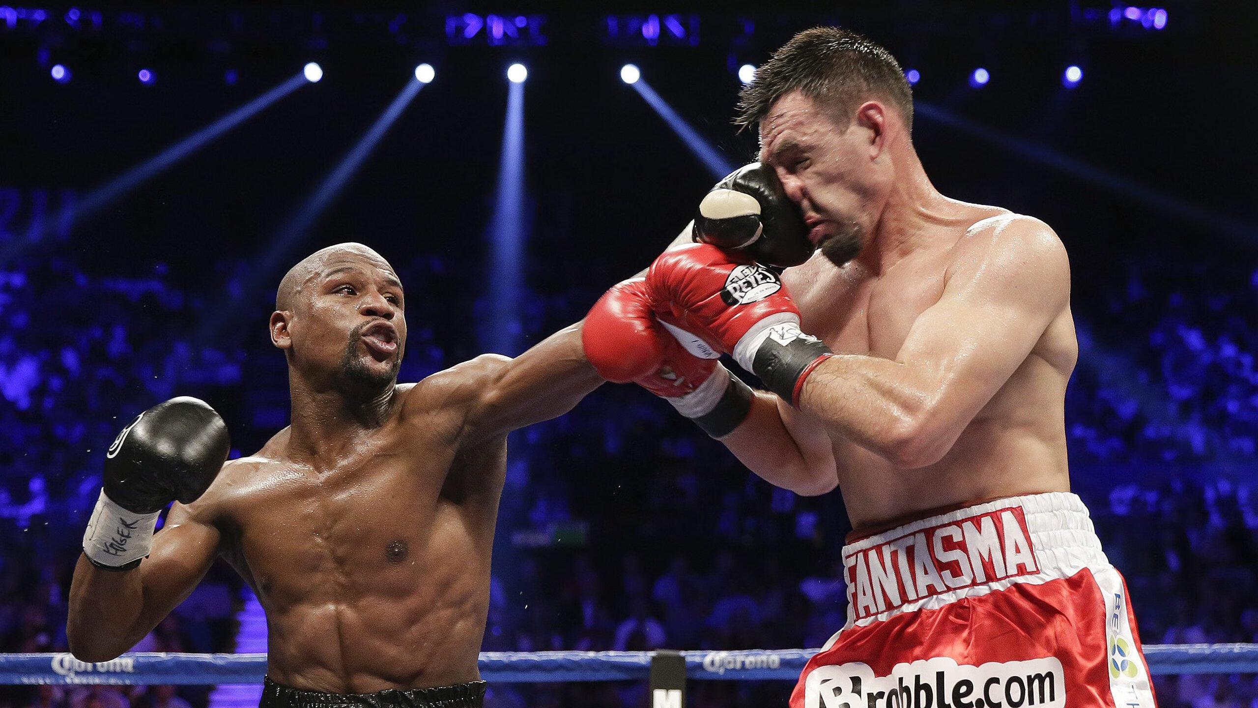 浓眉统治攻防两端展现完美表现，尼克斯团队发力轻取太阳