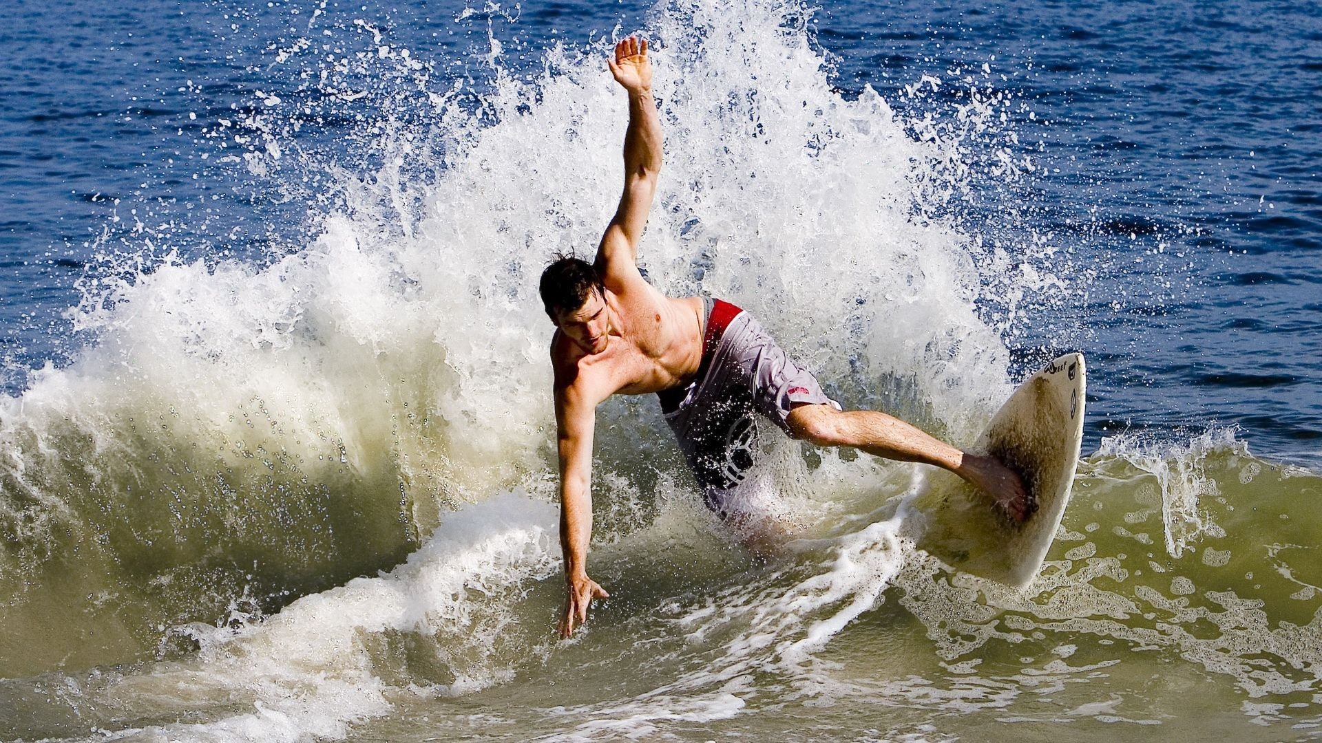 阿拉巴的德比时刻，当曼城基因终结西班牙足球的旧秩序