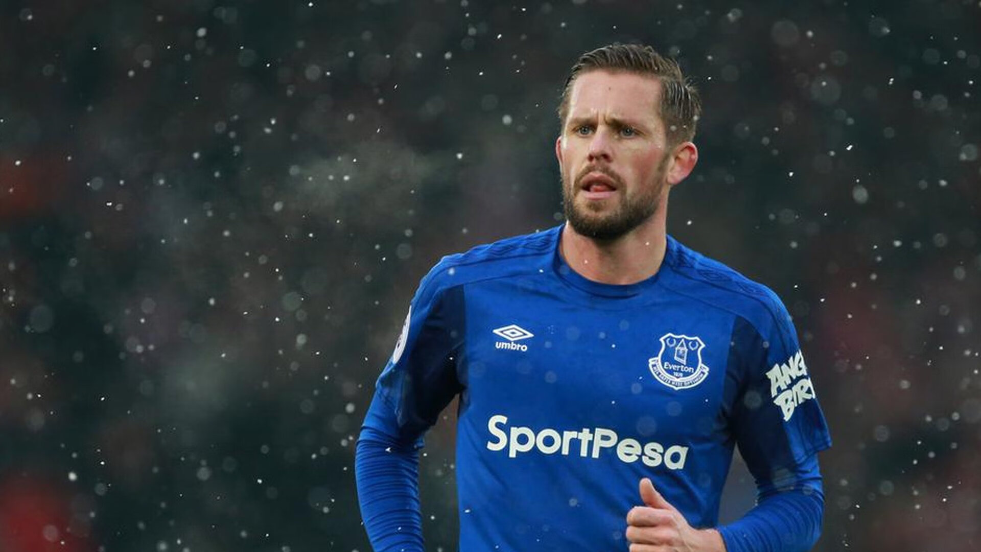 赛道烽烟，哈斯鏖战威廉姆斯，佩雷兹绝地反击点燃赛场